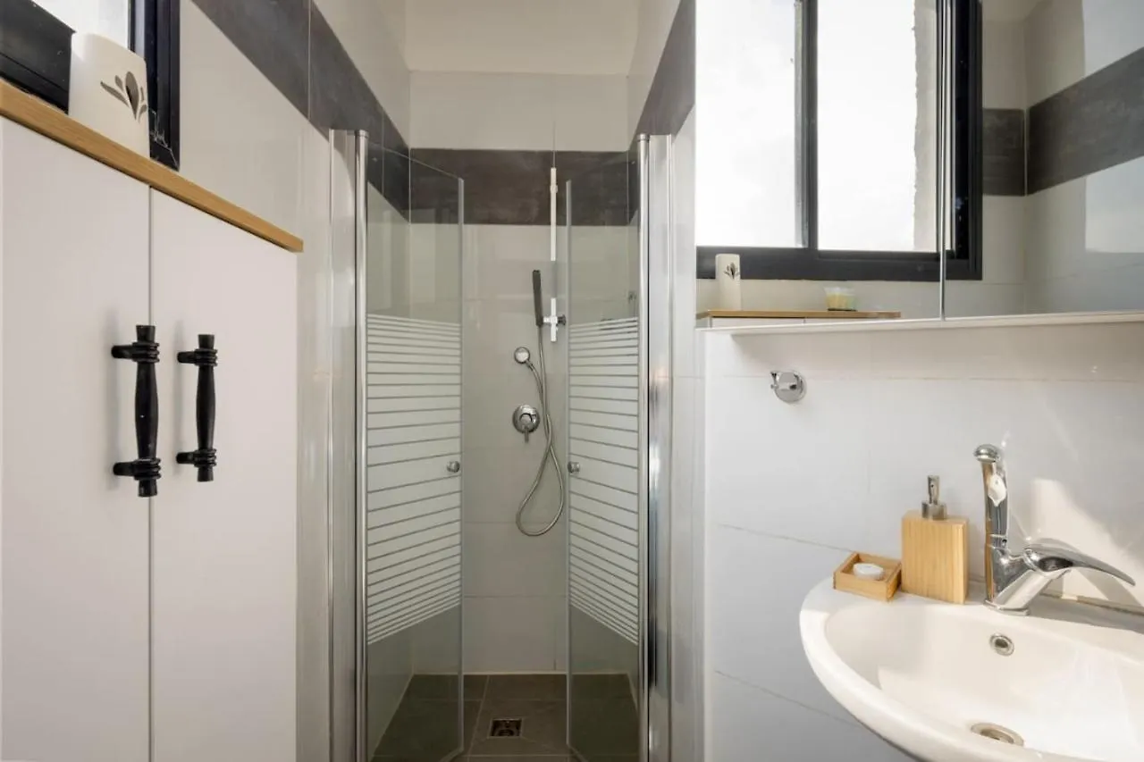 Апартаменты Bahai Gardens Vista Penthouse With Mamad By Sea N' Rent Хайфа Израиль